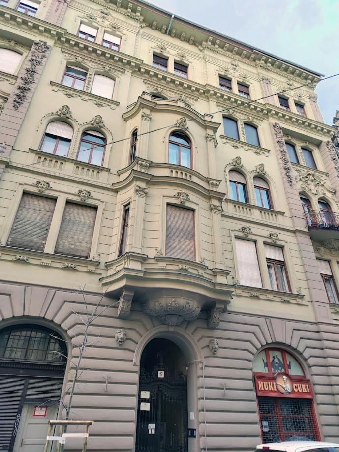 Hi!5 Spacious Apartment Budapest Palotanegyed Exterior photo